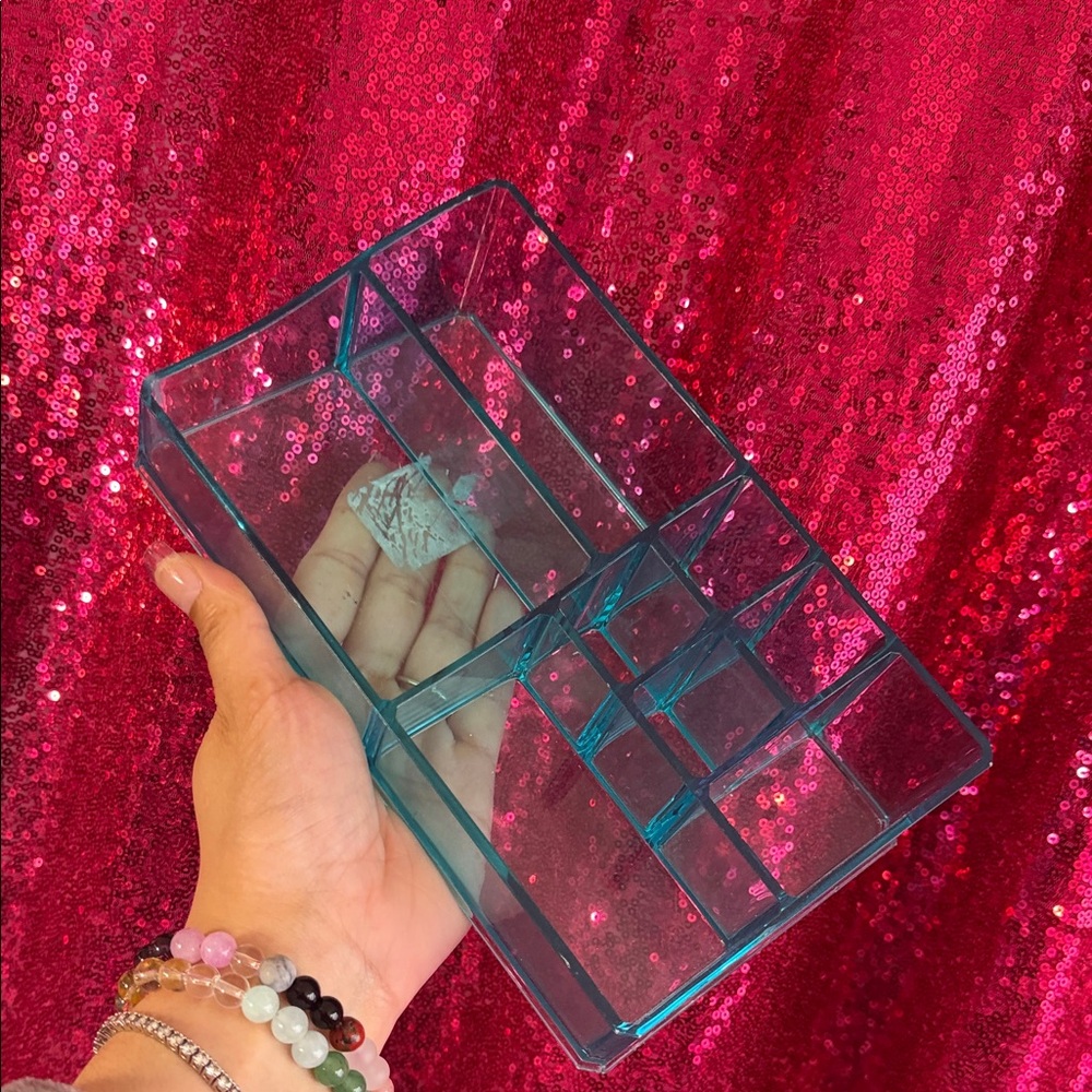 Clear Acrylic Organizer - Picture 3 of 3